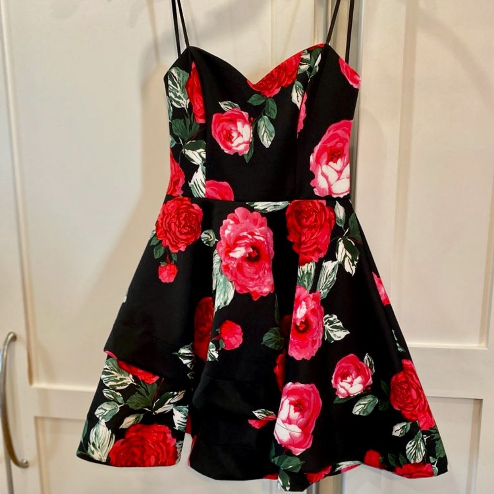 Prom Homecoming Wedding Party Black Dress with Red Flowers B. Darlin Size 9/10
